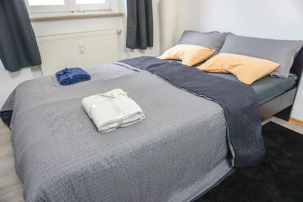 Apartment In Wuppertal - Charmante 3-Zimmer-Oase Mit Kamin Und Badewanne Luaran gambar