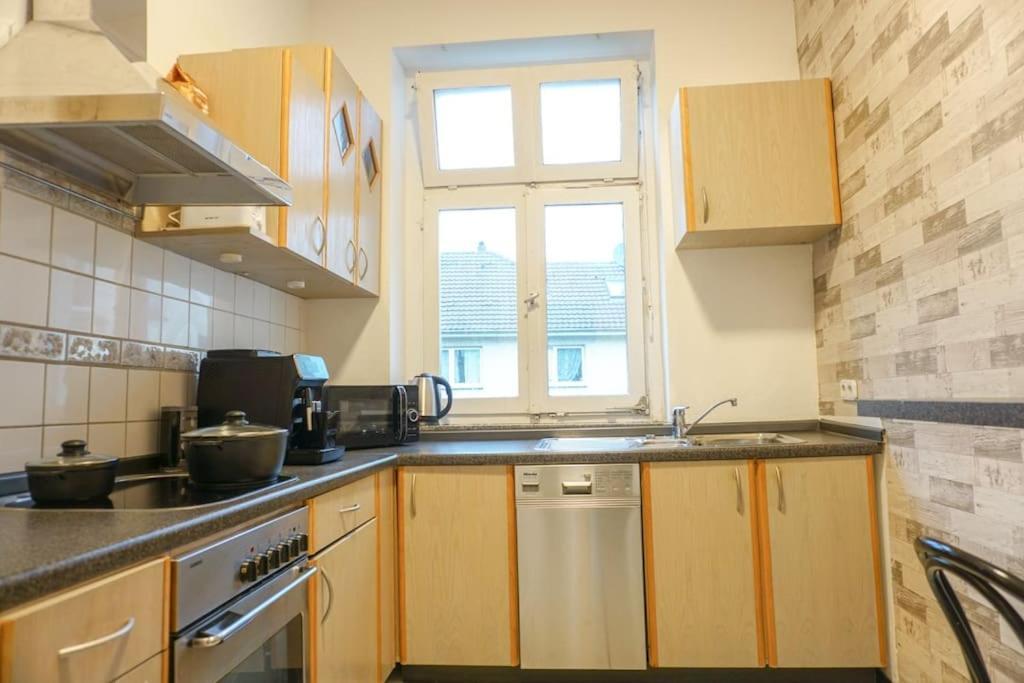 Apartment In Wuppertal - Charmante 3-Zimmer-Oase Mit Kamin Und Badewanne Luaran gambar