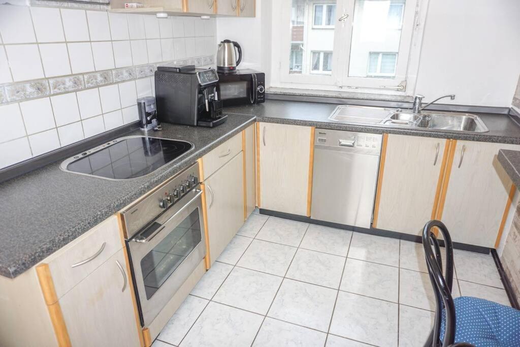 Apartment In Wuppertal - Charmante 3-Zimmer-Oase Mit Kamin Und Badewanne Luaran gambar